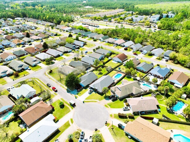 Building Photo - 744 Olivia Ct