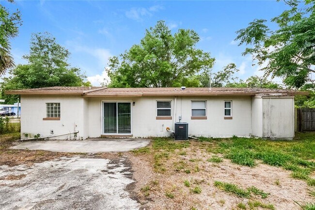Building Photo - 3201 Bon Air Dr