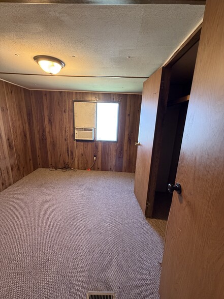 Building Photo - 918 Elm St