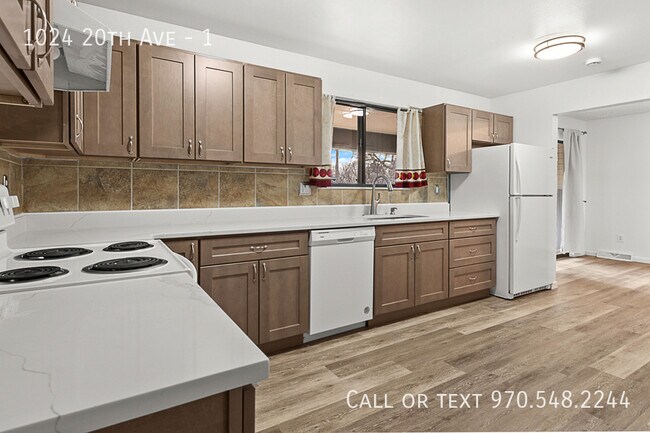 Building Photo - 1024 20th Ave