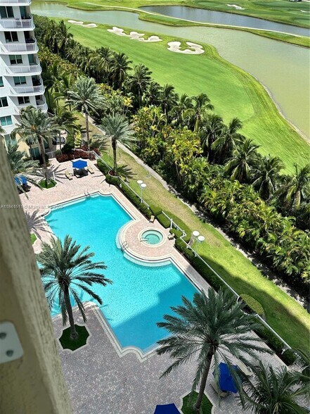 Building Photo - 1755 E Hallandale Beach Blvd