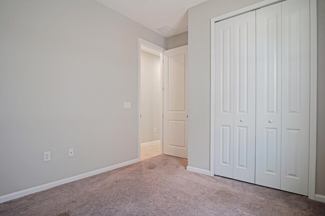 Building Photo - 1229 Forest Gate Cir
