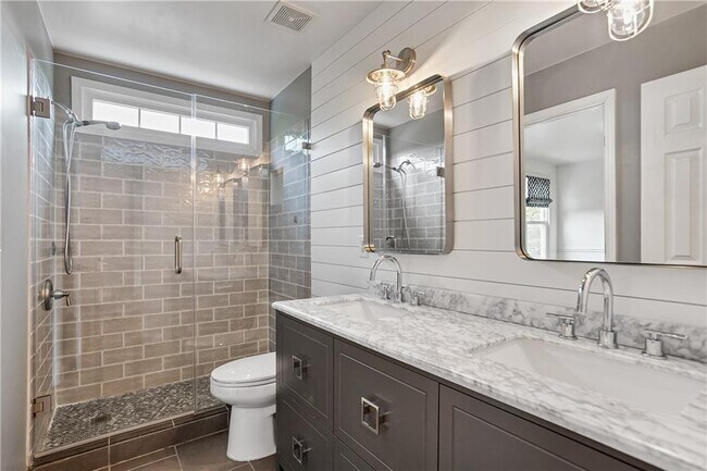 Building Photo - 6285 Sterling Dr