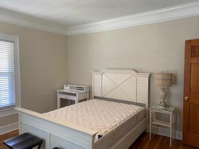 Building Photo - 3 Bedroom 2.5 Bath Townhome in Downtown Greenville and Near the Hampton Pinckney Historic District