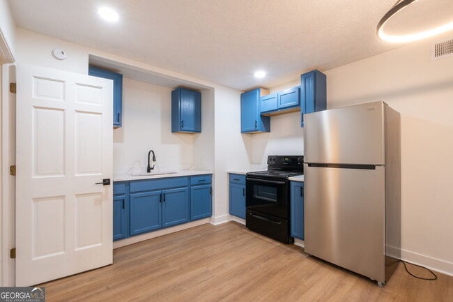 Building Photo - 2688 Benton Dr