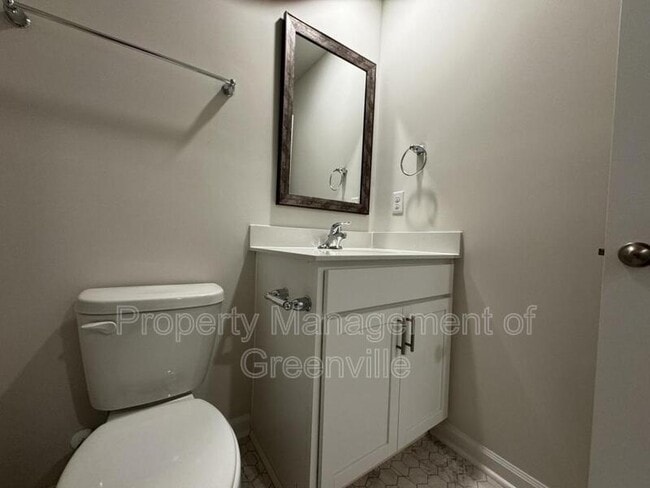 Building Photo - 745 Embark Cir