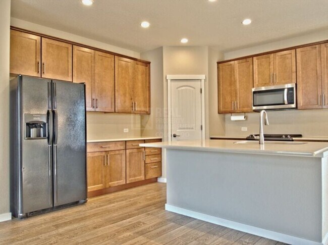 Building Photo - 1374 Sunshine Vly Wy