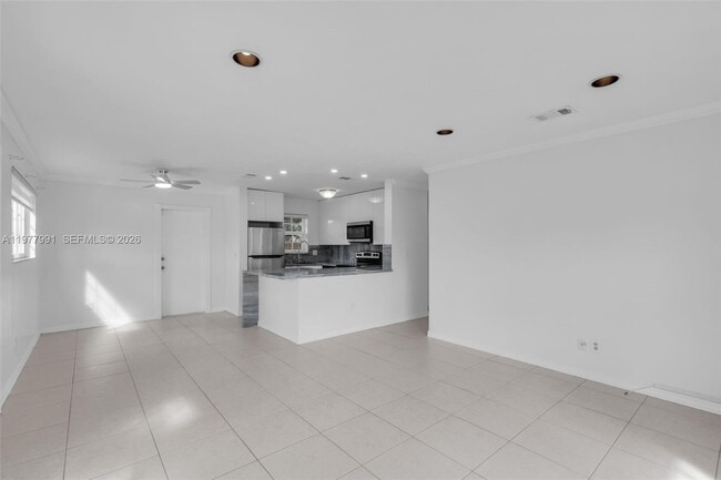 Building Photo - 6863 SW 21st St