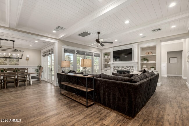 Building Photo - 2013 E Mallory St