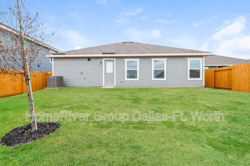 Building Photo - 4109 Silverhill Dr