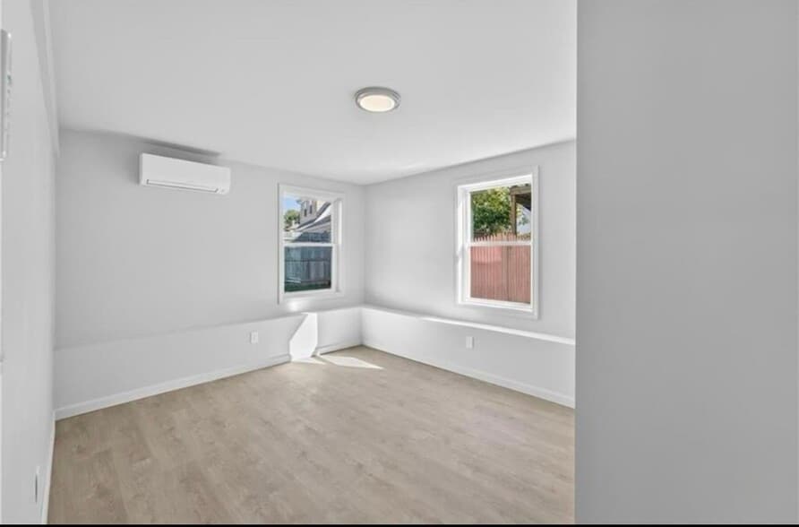 Building Photo - 165 Rounds Ave