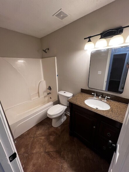 Building Photo - 6840 Mikayla Ln