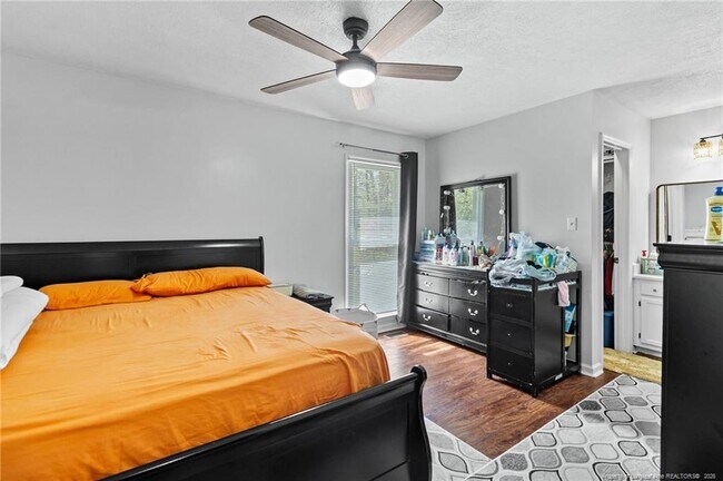 Building Photo - 1300 Calla Cir