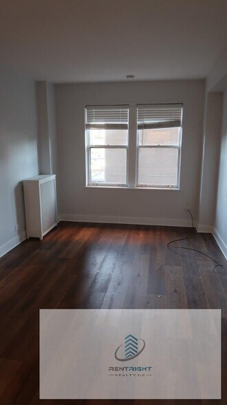 Building Photo - 534 W Stratford Pl