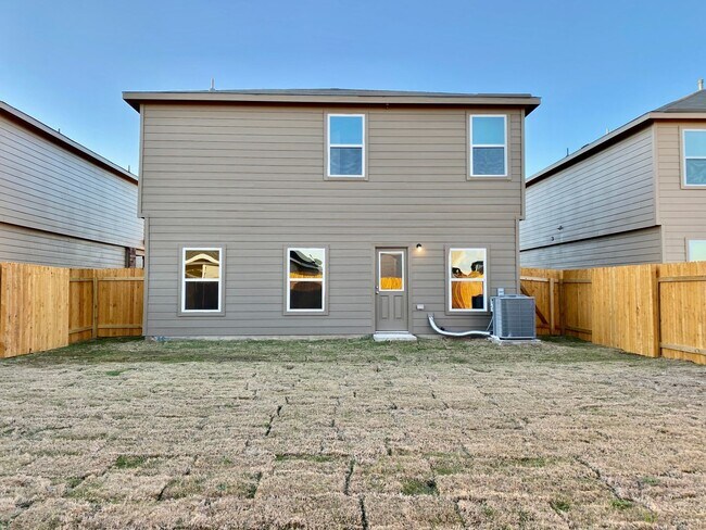 Building Photo - Experience Luxury Living: 4 Beds, 2.5 Bath...