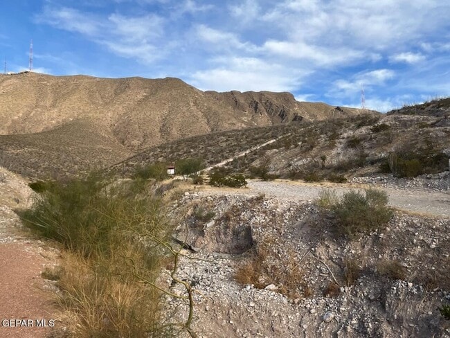 Building Photo - 4800 N Stanton St