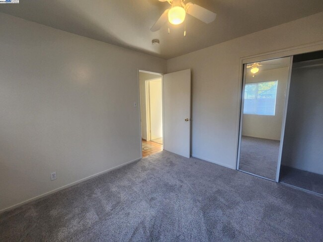Building Photo - 323 Adelle St