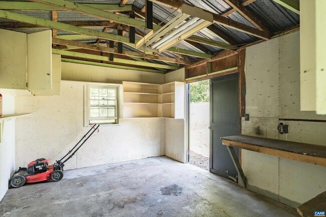 Building Photo - 2504 Plateau Rd