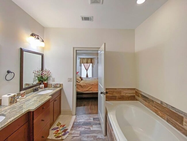 Building Photo - 598 Ansley Cir NE