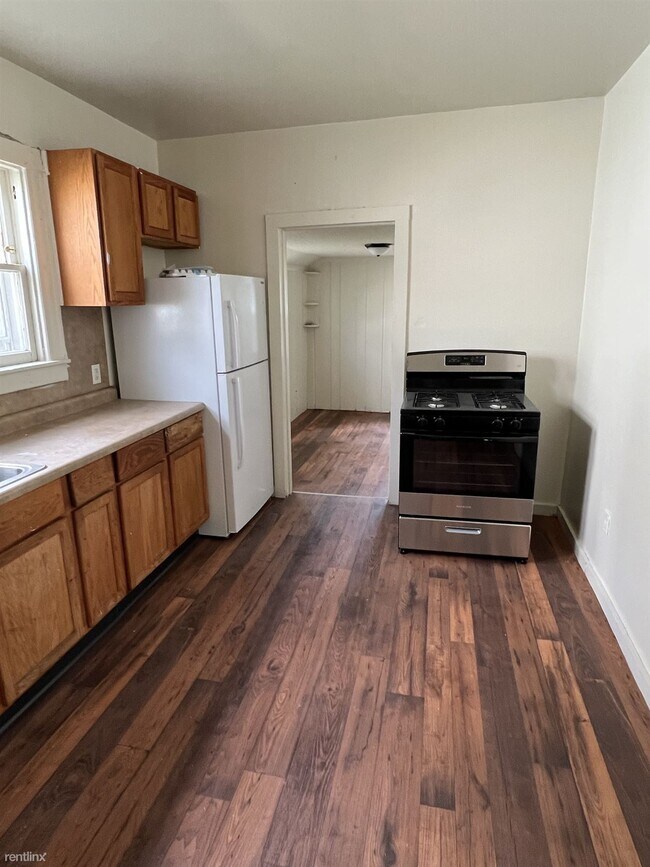 Building Photo - 4 br, 2 bath House - 414 Woodlawn Street S...