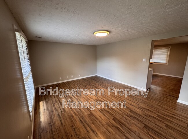 Building Photo - 655 Eavey St