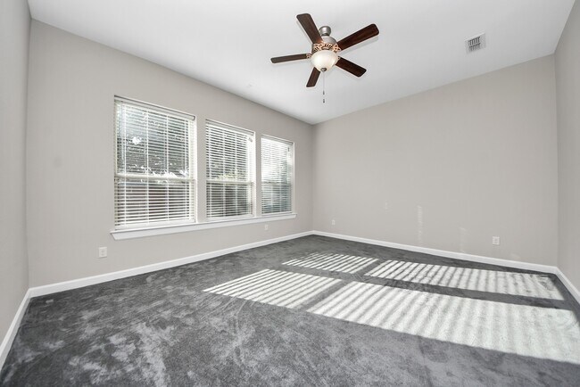 Building Photo - 8114 Silverspot Ln