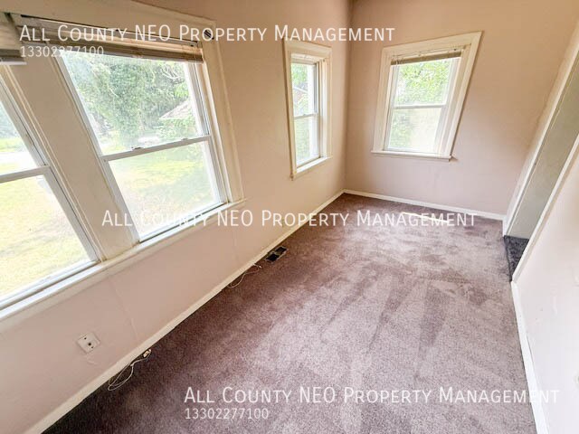 Building Photo - 1234 Winton Ave