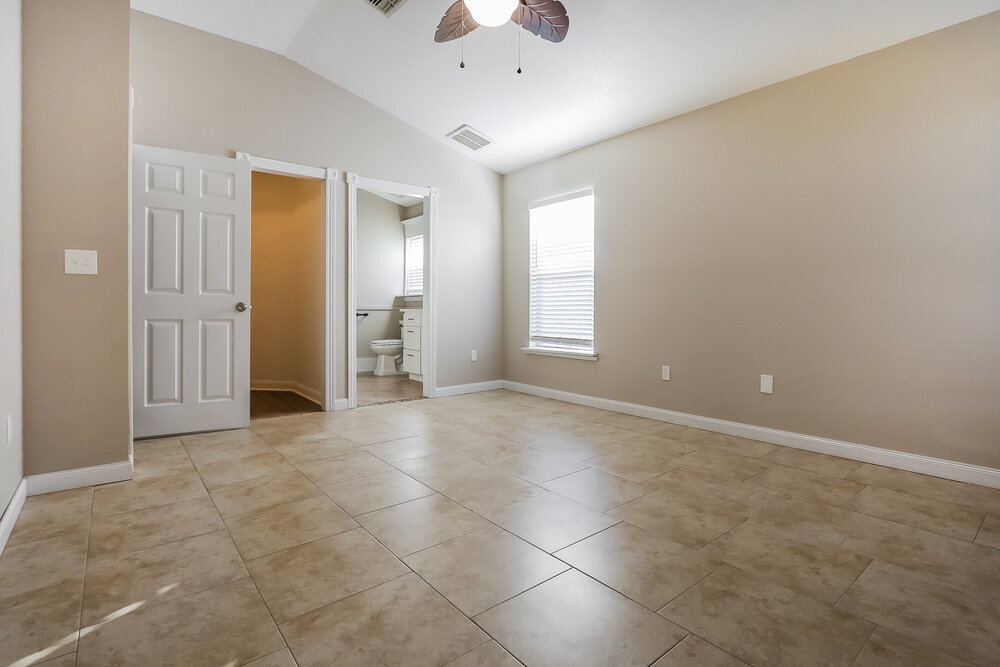 Building Photo - 31053 Satinleaf Run