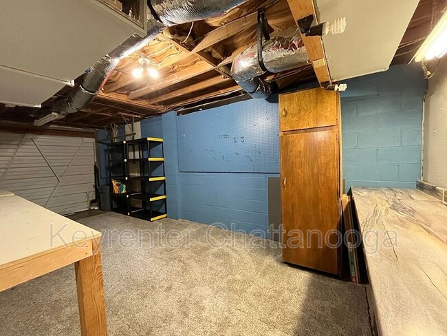 Building Photo - 973 Shadow Ln