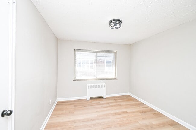 Building Photo - 7139 Eastlawn Dr