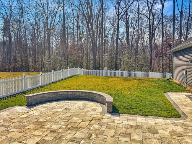 Building Photo - Modern Comfort & Style in a Prime Richmond Location