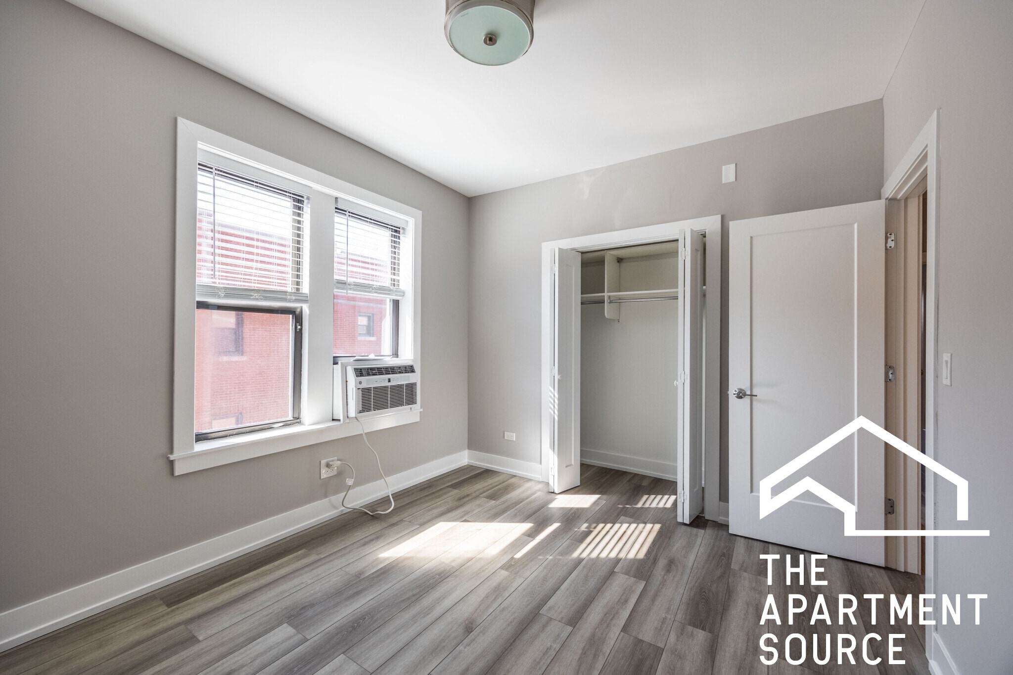 Building Photo - 3925 N Janssen Ave