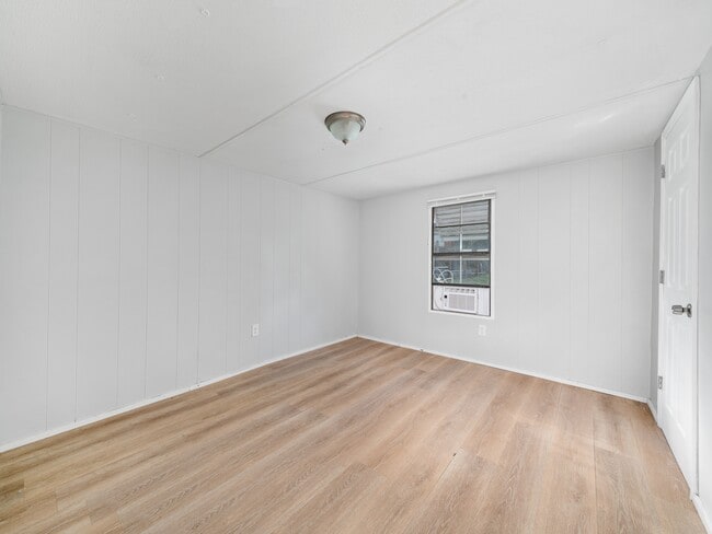 Building Photo - 53 Cushion Pl