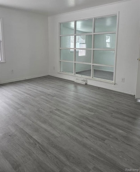 Building Photo - 12851 Saratoga St