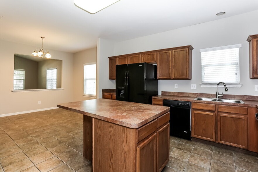Building Photo - 10227 Berry Hill Ln