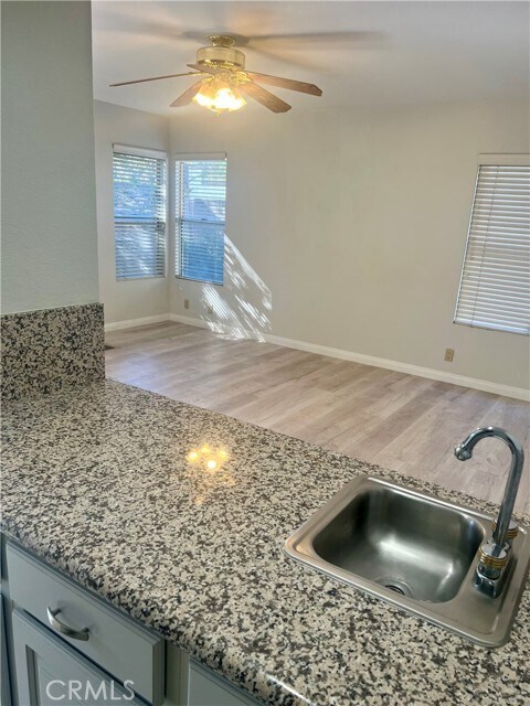 Building Photo - 5018 Evanwood Ave