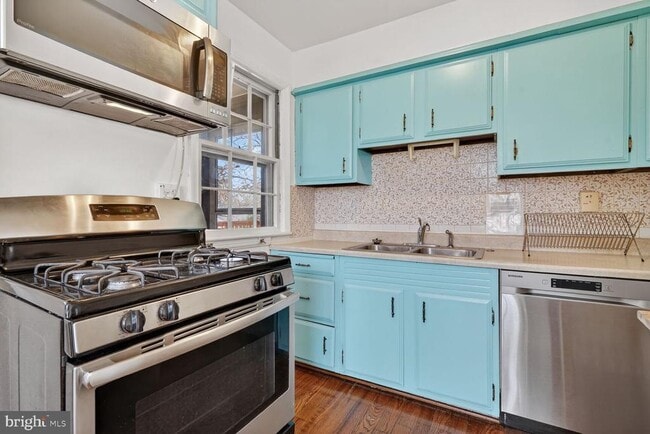 Building Photo - 5019 Kenesaw St