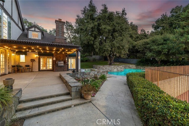 Building Photo - 533 E Sierra Madre Ave