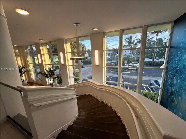 Building Photo - 10350 W Bay Harbor Dr