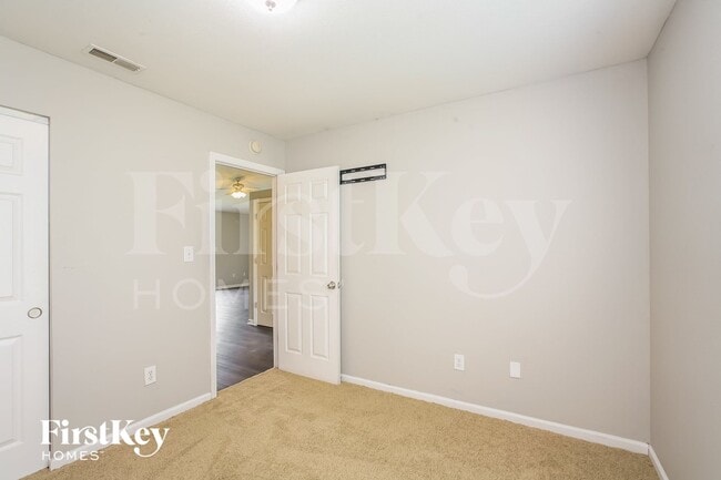 Building Photo - 2635 Lullwater Ln