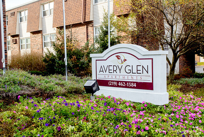 Building Photo - Avery Glen Apartments