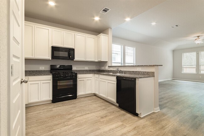 Building Photo - 14717 Pinion Ct