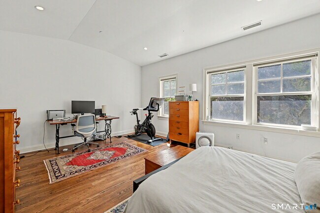 Building Photo - 70 Riverdale Ave