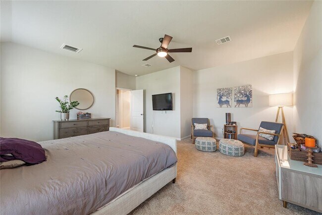 Building Photo - 205 Strand Ln