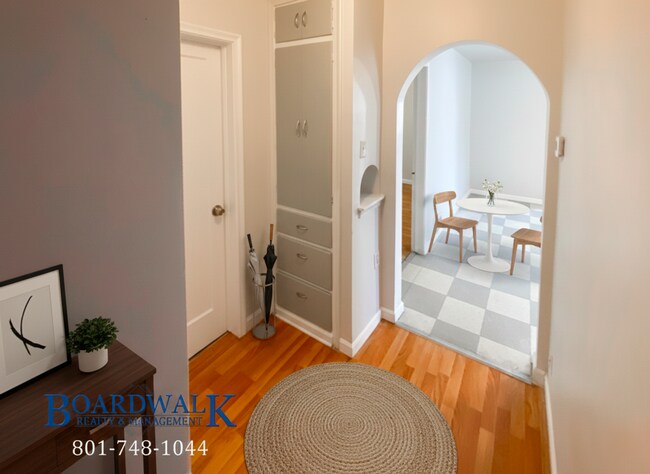 Building Photo - 1748 S Main St