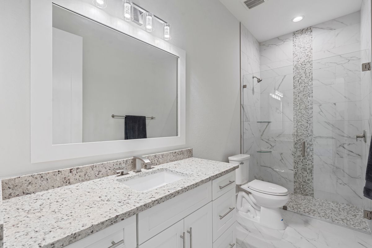 Building Photo - 25434 Alicante Dr