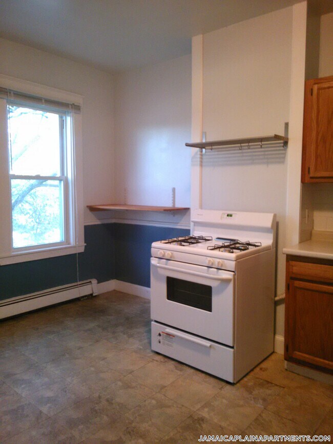 Building Photo - 36 Mozart St