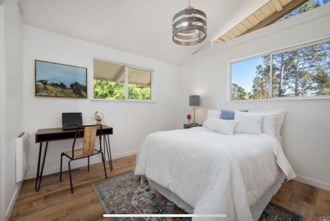 Building Photo - 3600 Bloomfield Rd