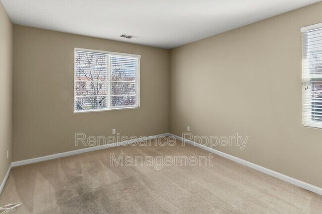 Building Photo - 703 N Marquis Way
