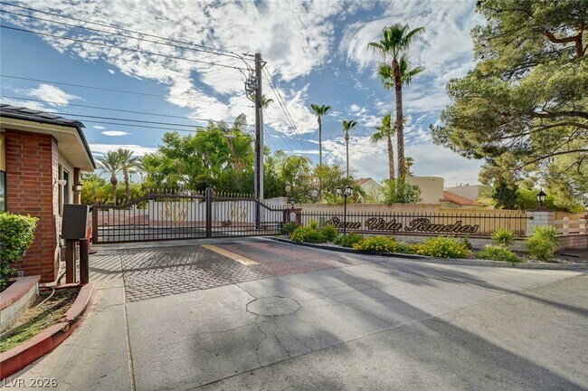 Building Photo - 7258 Loma Alta Cir